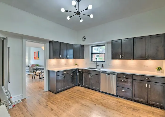 Spacious Home, 11 Mi To Downtown Chicago!