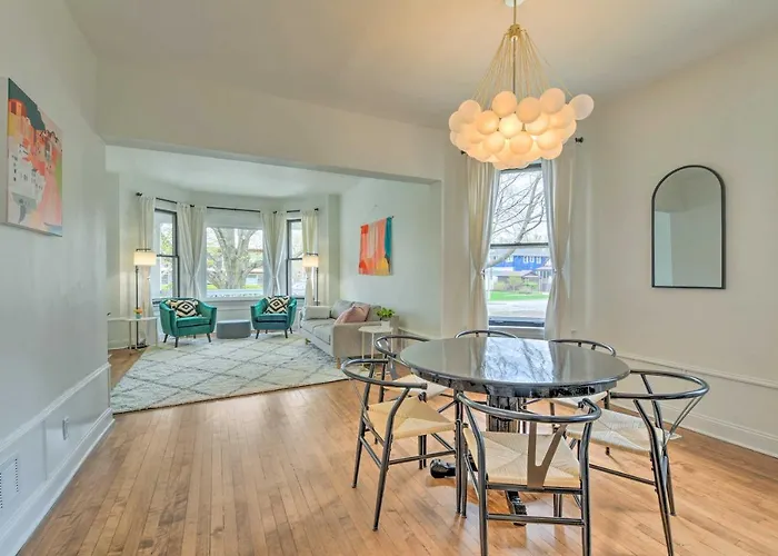 Spacious Home, 11 Mi To Downtown Chicago! *