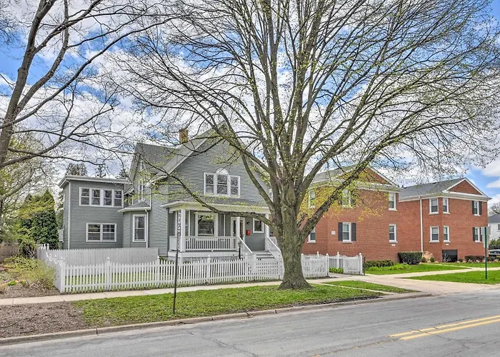 Spacious Home, 11 Mi To Downtown Chicago! Дом отдыха