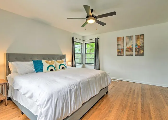 Holiday home Spacious Home, 11 Mi To Downtown Chicago! Oak Park